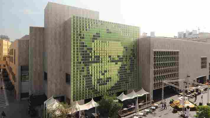 This Smart Plant Wall Turns Bland Building Façades into Green Art